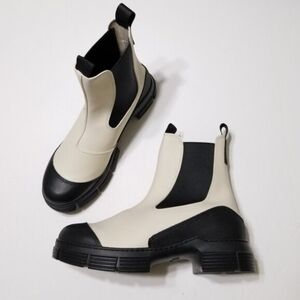 NWOT Ganni Black Sole Ankle Cream Rain Boots